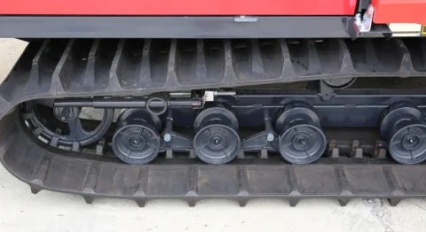 gumové pásy v stavebných strojoch